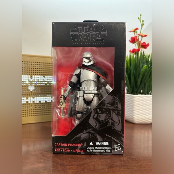 New Star Wars The Black Series Captain Phasma Figure - Picture 1 of 7